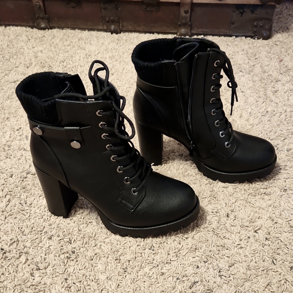 Women's Dreampairs high heel combat boots